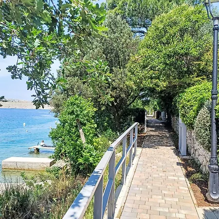 Vlasta-1 By Interhome شقة