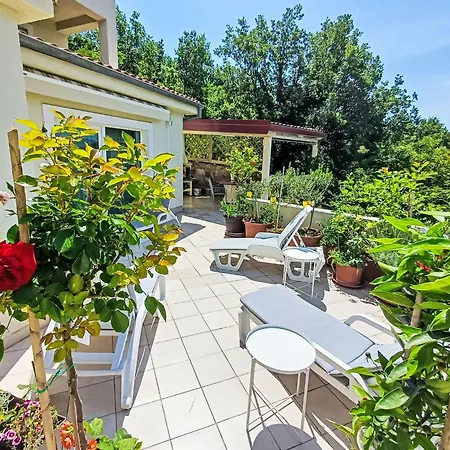 Vlasta-1 By Interhome Appartement *